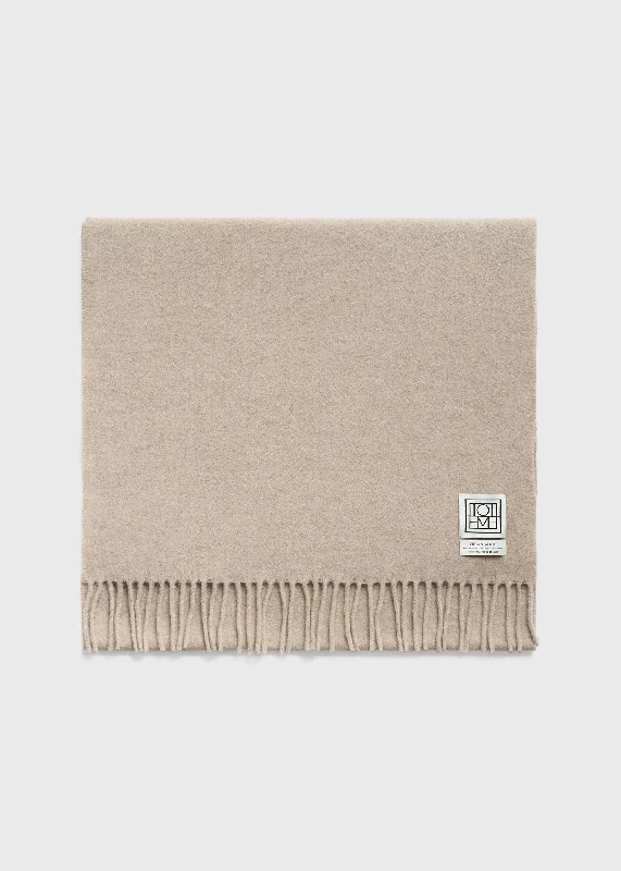 Classic wool scarf light beige mélange