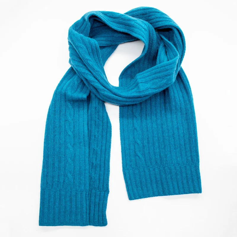 CASHMERE CABLES SCARF